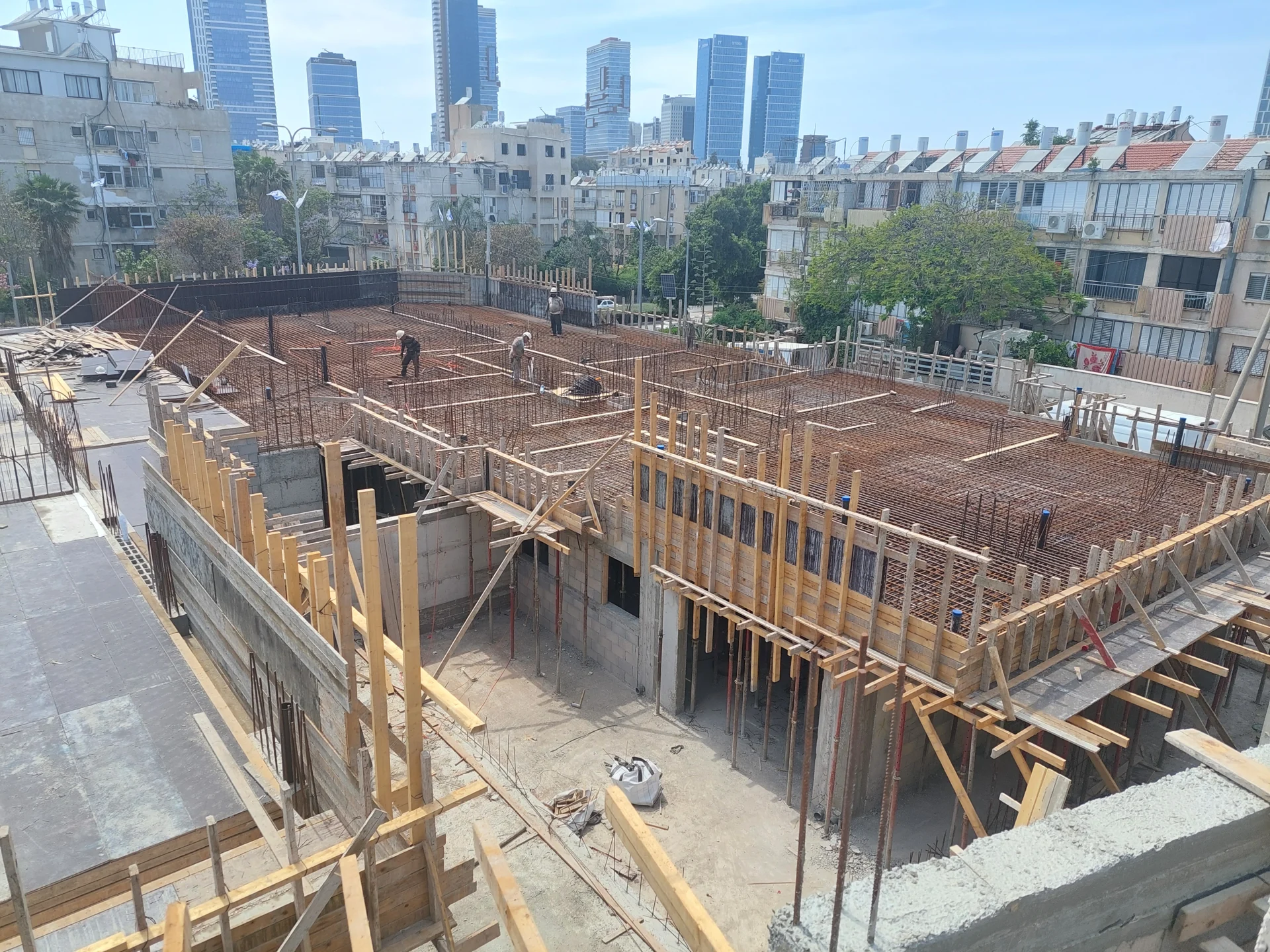 הרביעייה ברב ברוט, בני ברק